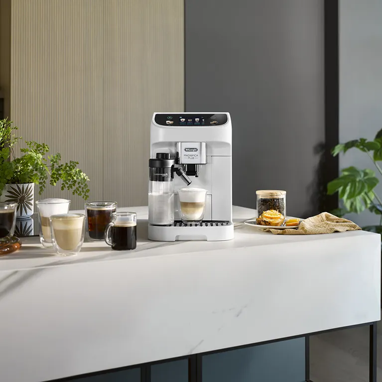 Кофемашина автоматическая DeLonghi Magnifica Plus ECAM320.60.W, белый