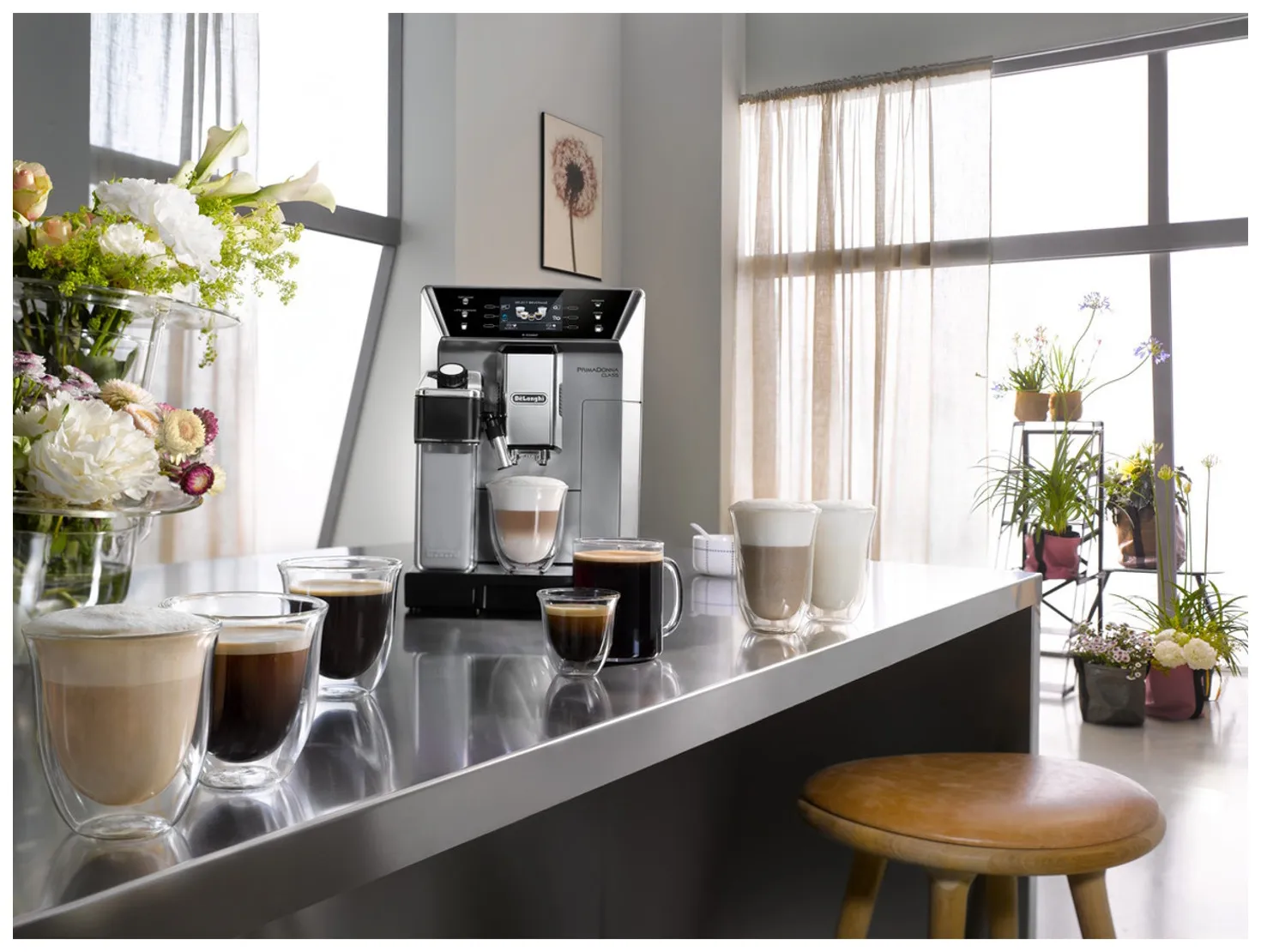 Кофемашина автоматическая DeLonghi PrimaDonna Class ECAM550.75.MS Серебристая